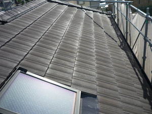 加古川市の現場の屋根塗装とサイディング目地打ち替えが終わりました